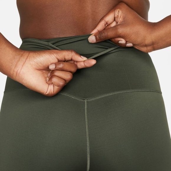 NIKE | GO Women's Firm-Support High-Waisted 7/8 Leggings with Pockets XS KHAKI - Picture 15 of 16